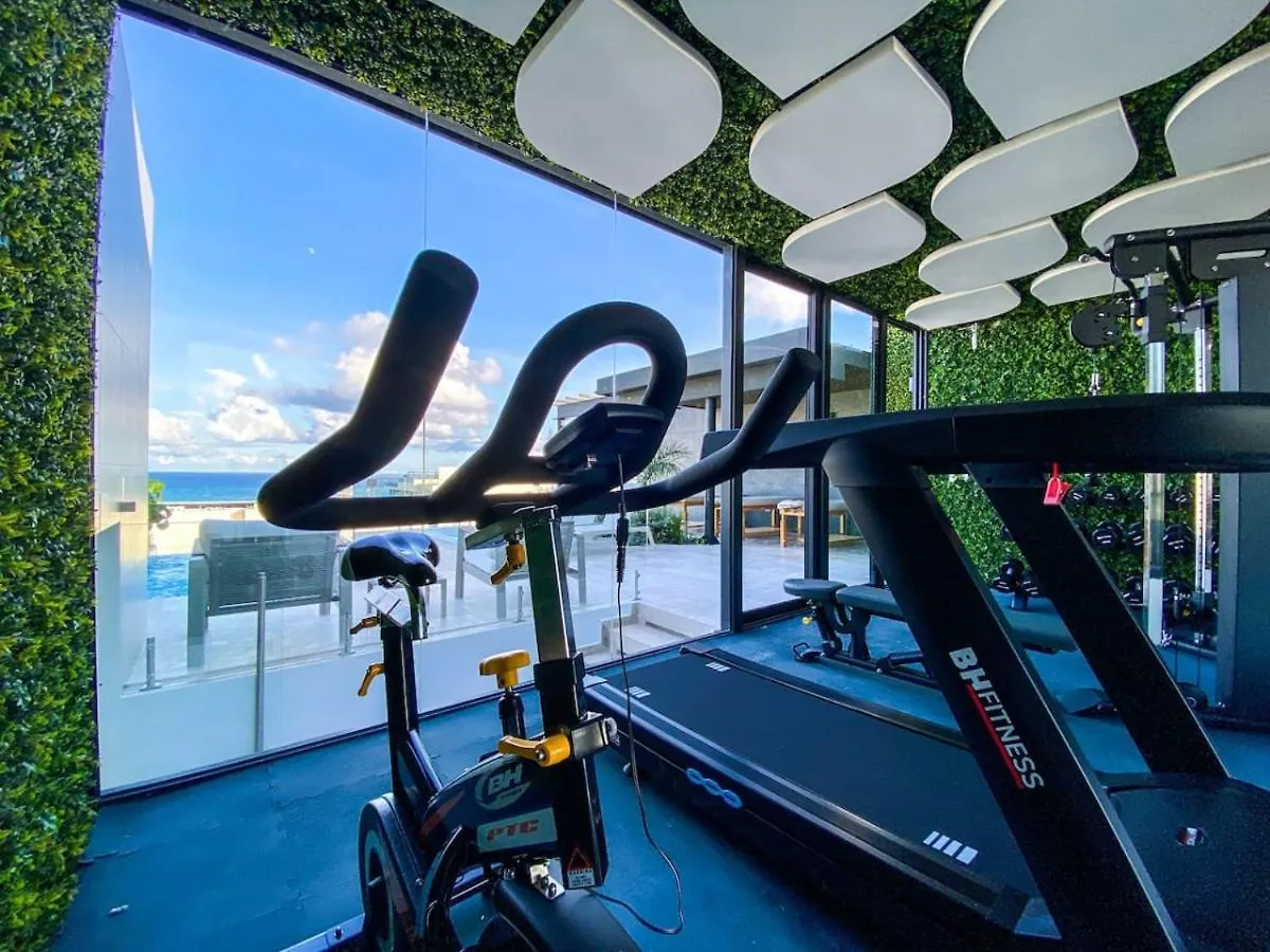Elegant Studio Downtown With Pool Gym Steps To Beach Playa del Carmen